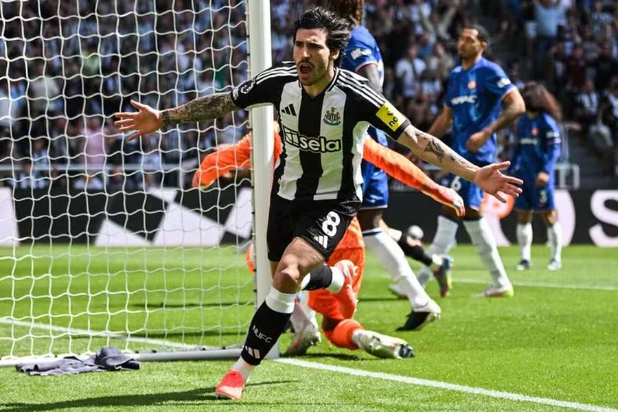 Sandro Tonali inaugurou o marcador logo aos 2 minutos