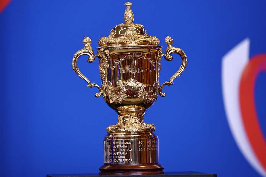 Obligation de souler le trophée pour les Bleus ?