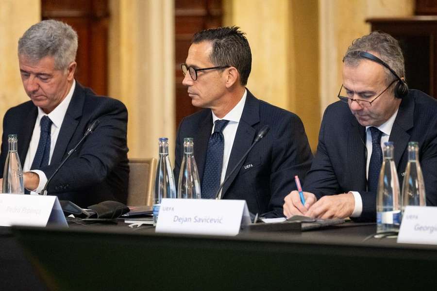 Pedro Proença na reunião do Comité Executivo da UEFA