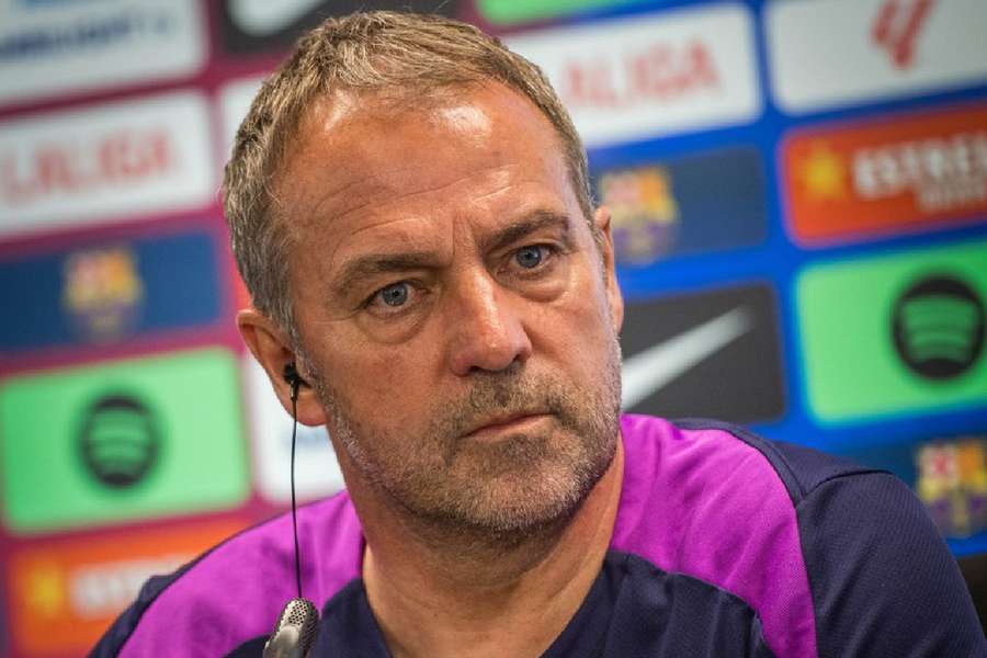 Hansi Flick confirma a sua renovação por dois anos com o Barcelona