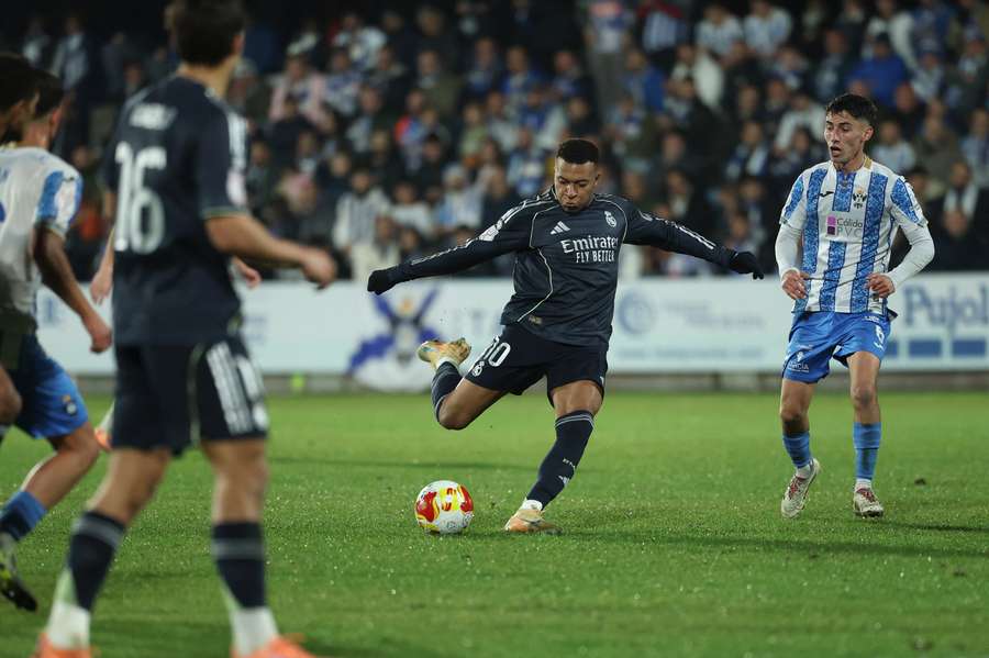 Mbappé skóroval dvakrát. Mbappé skóroval dvakrát.