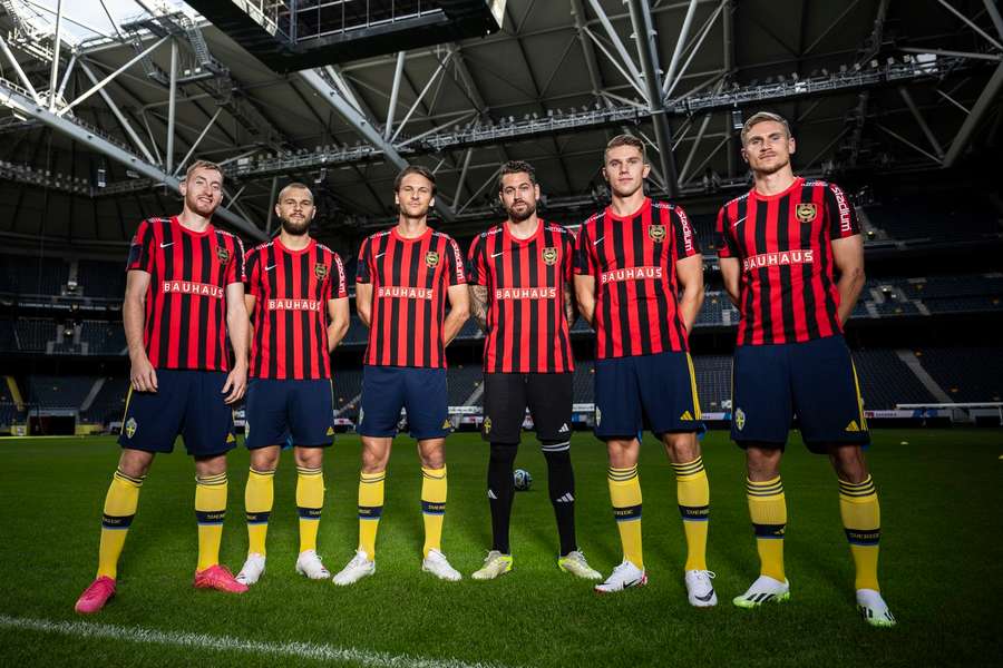 Dejan Kulusevski, Jesper Karlström, Albin Ekdal, Kristoffer Nordfeldt, Viktor Gyökeres and Carl Starfelt posing in their Brommapojkarna shirts before a Euro 2024 qualifier with Sweden, September 2023 Dejan Kulusevski, Jesper Karlström, Albin Ekdal, Kristoffer Nordfeldt, Viktor Gyökeres and Carl Starfelt posing in their Brommapojkarna shirts before a Euro 2024 qualifier with Sweden, September 2023