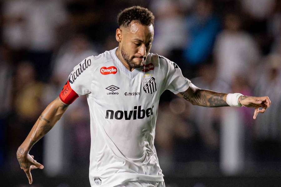 Neymar não jogará pelo Santos nesta terça-feira (10)