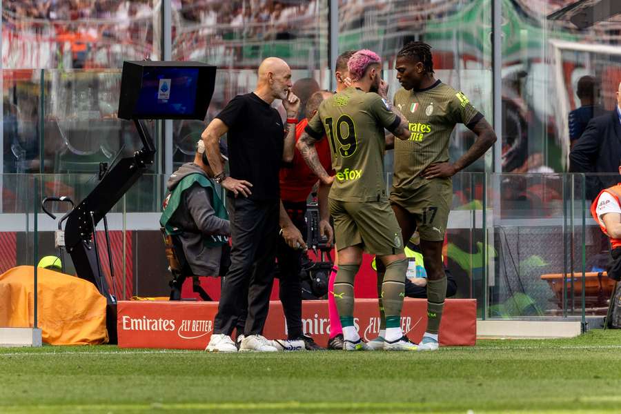 Stefano Pioli elogia Leão e Hernández, do Milan