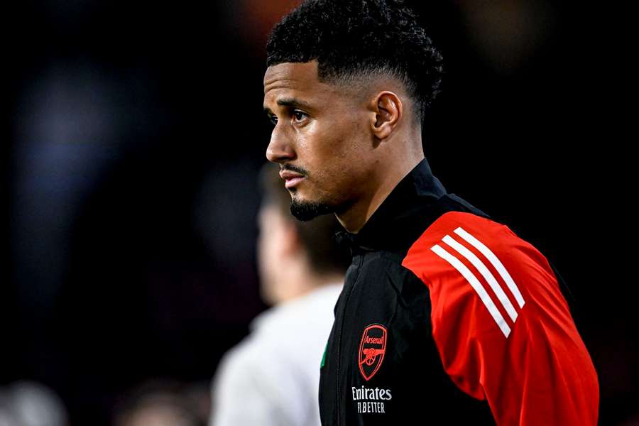 Saliba feliz no Arsenal