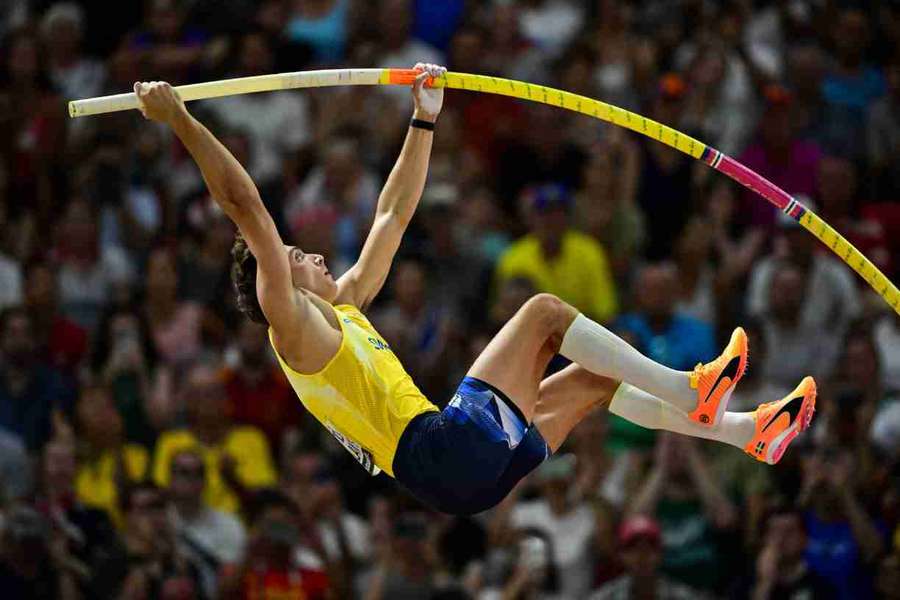 Armand Duplantis competes in the pole vault final Armand Duplantis competes in the pole vault final