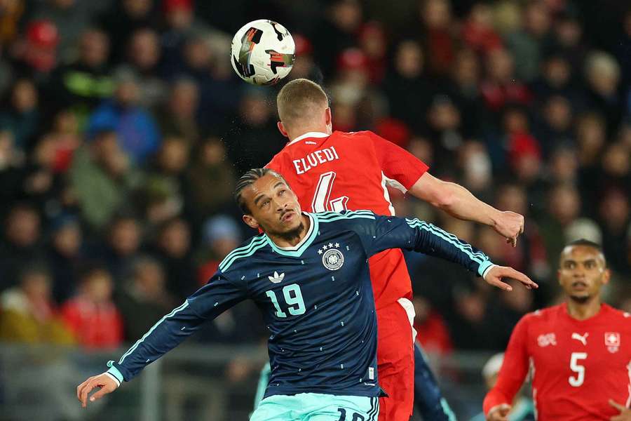 Leroy Sané durfte gegen die Schweiz überraschend von Beginn an spielen. Leroy Sané durfte gegen die Schweiz überraschend von Beginn an spielen.