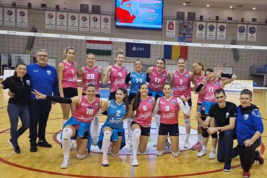 CSM Bucureşti s-a calificat fără probleme în optimile de finală ale Cupei Challenge volei feminin