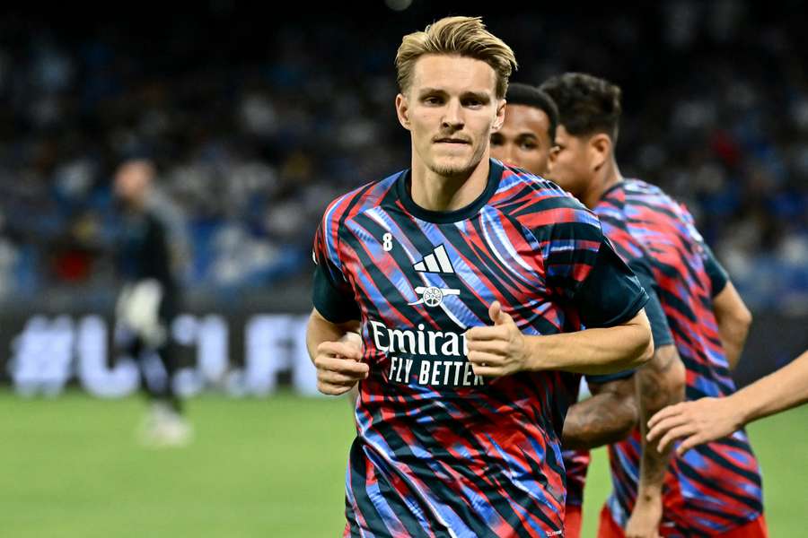Il riscaldamento dei giocatori dell'Arsenal Il riscaldamento dei giocatori dell'Arsenal