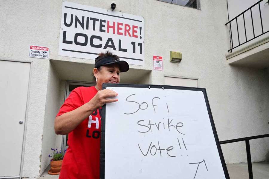 Die Gewerkschaft UNITE HERE Local 11 ruft zum Streik auf Die Gewerkschaft UNITE HERE Local 11 ruft zum Streik auf