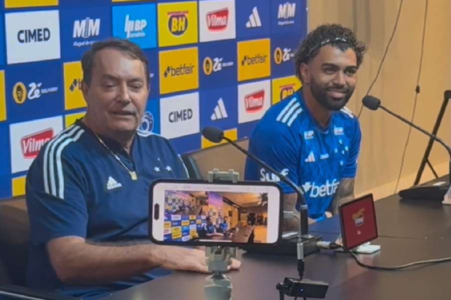 Gabriel Barbosa ao lado de Pedro Lourenço, dono da SAF do Cruzeiro Gabriel Barbosa ao lado de Pedro Lourenço, dono da SAF do Cruzeiro