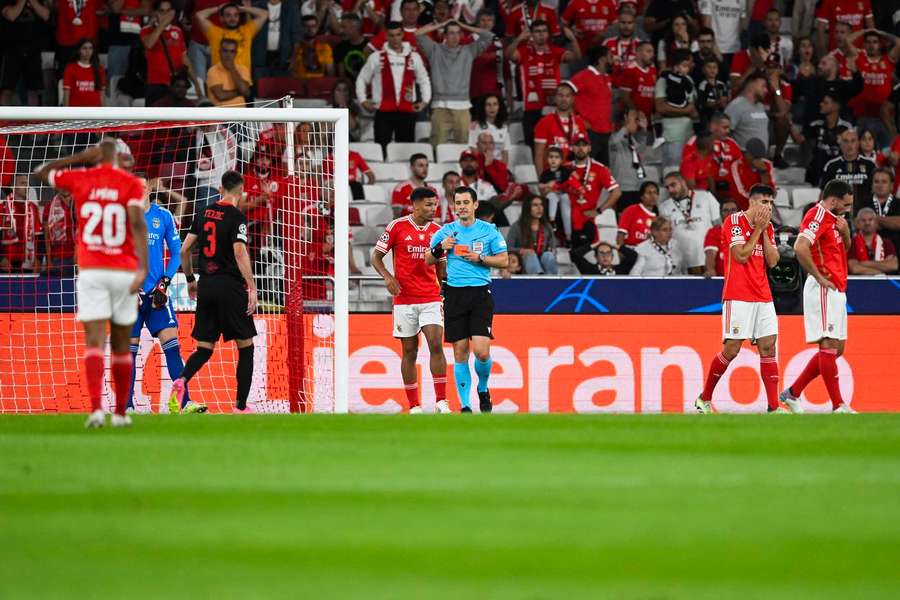A reação dos jogadores do Benfica à derrota na Luz