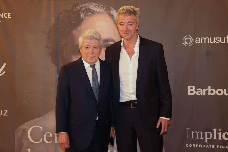 Gil Marín y Cerezo, de derecha a izquierda Gil Marín y Cerezo, de derecha a izquierda