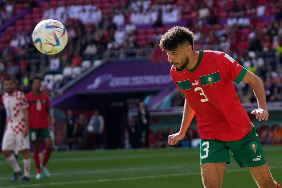 Oud-Ajacied Noussair Mazraoui is fit genoeg om te starten voor Marokko