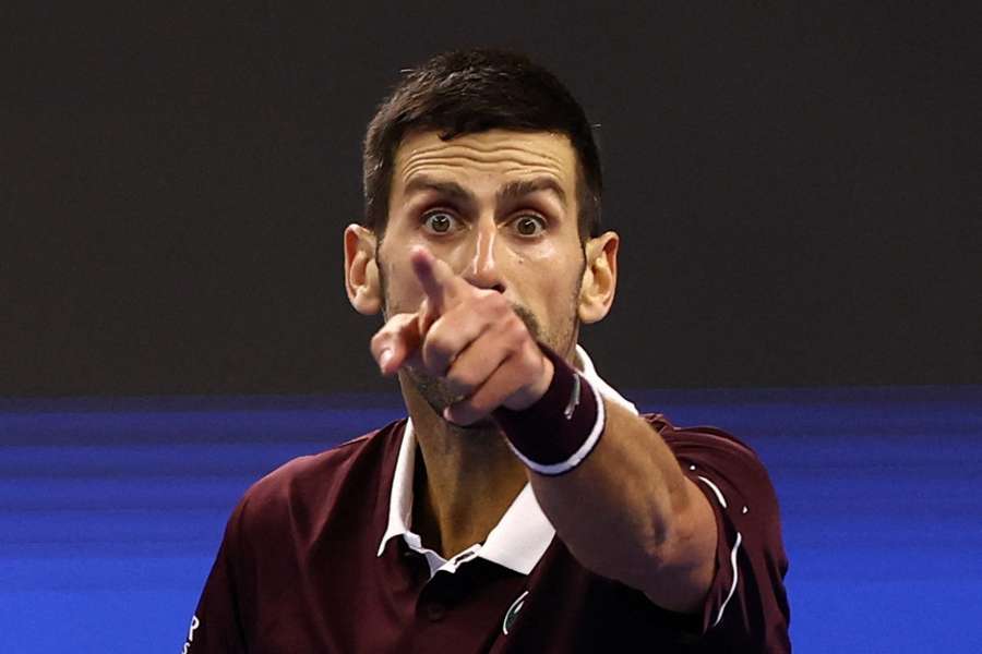 Novak segue imbatível na China Novak segue imbatível na China