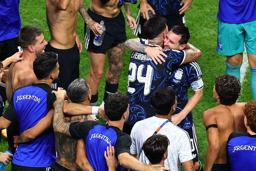 Le football n’est pas rentré à la maison, il a poursuivi son voyage avec Messi Le football n’est pas rentré à la maison, il a poursuivi son voyage avec Messi