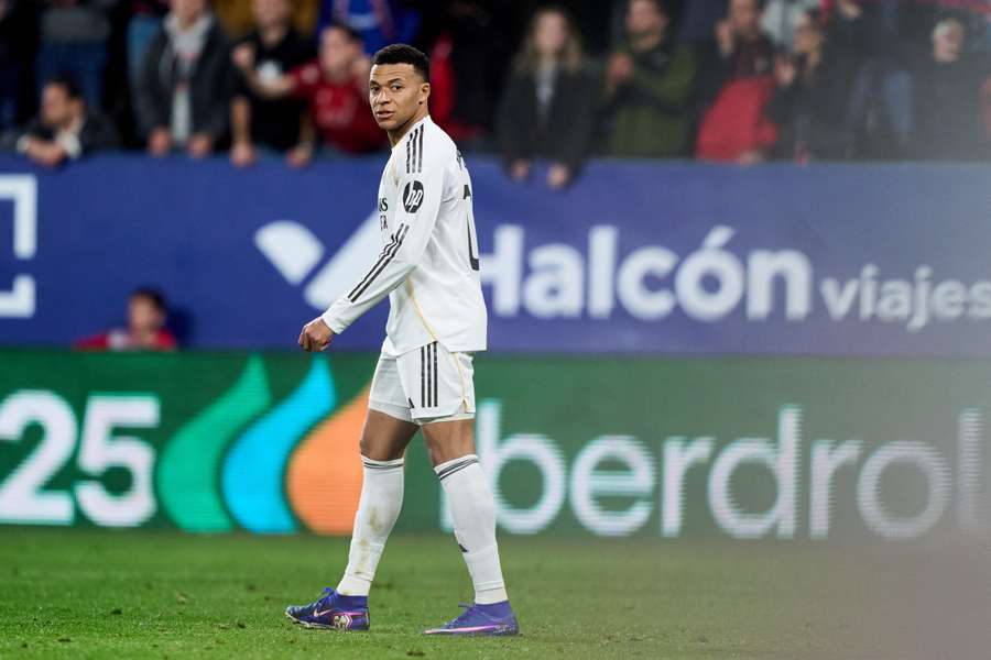 "Une entorse au genou gauche" : le Real Madrid communique enfin sur la blessure de Mbappé "Une entorse au genou gauche" : le Real Madrid communique enfin sur la blessure de Mbappé
