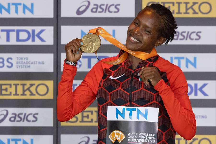 Kenianca Faith Kipyegon, aur la  5000m la Campionatele Mondiale de Atletism de la Budapesta 2023