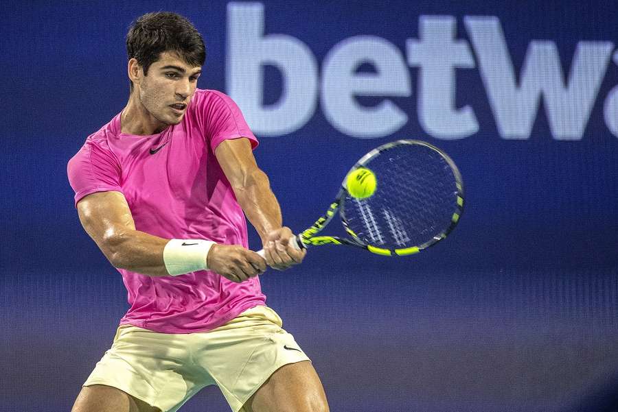 Carlos Alcaraz speelt in de derde ronde tegen Bernabe Zapata Miralles of Roberto Bautista Agut