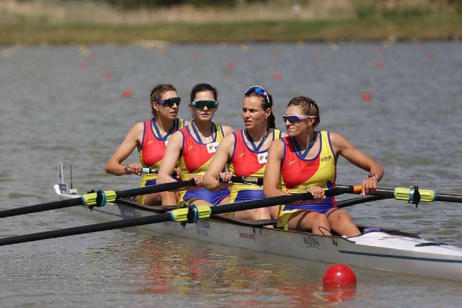 Echipajul feminin de patru rame al României