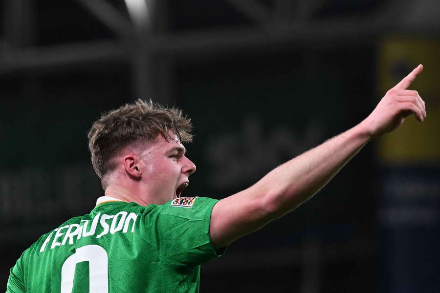 Evan Ferguson con la maglia della sua nazionale