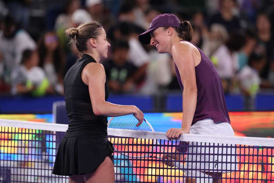 Chwalinska (L) and Swiatek after the match Chwalinska (L) and Swiatek after the match