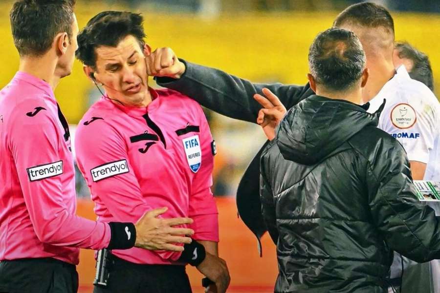 Preşedintele clubului Ankaragucu a lovit un arbitru