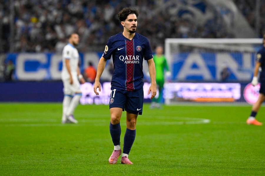 Vitinha, médio internacional português do Paris Saint-Germain