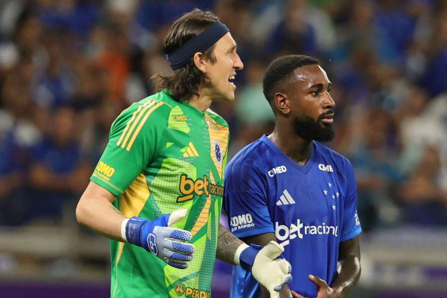 Gerson e Cássio sentiram joelho em Cruzeiro 1x0 Pouso Alegre