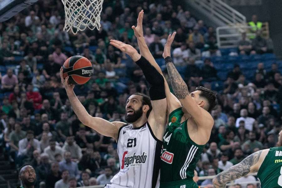 Shengelia e Sloukas