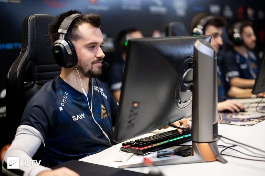 O Grupo B é composto por SAW, Heroic, MOUZ, FURIA, BIG, Imperial, Complexity e Movistar Riders