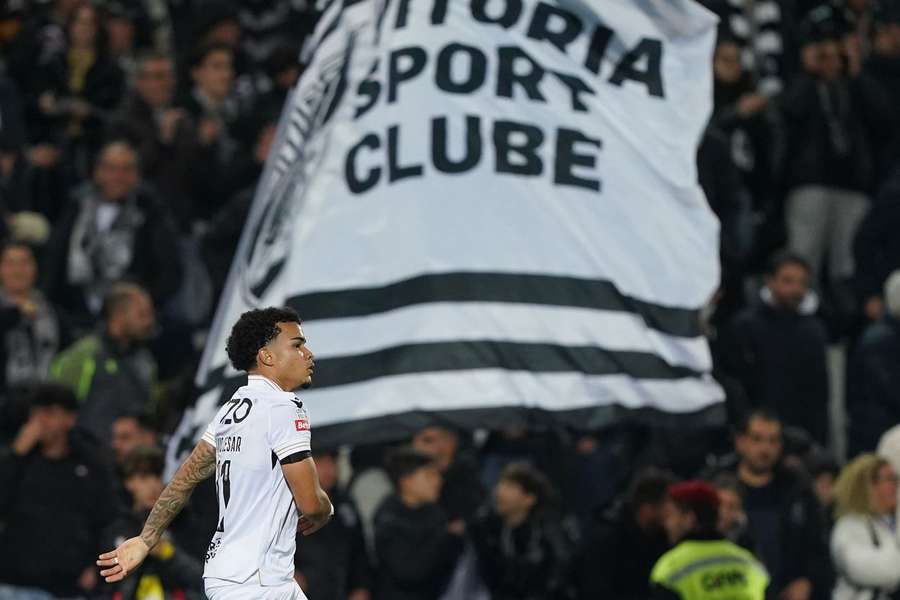 Kaio César trocou o Vitória SC pelo Al Hilal Kaio César trocou o Vitória SC pelo Al Hilal