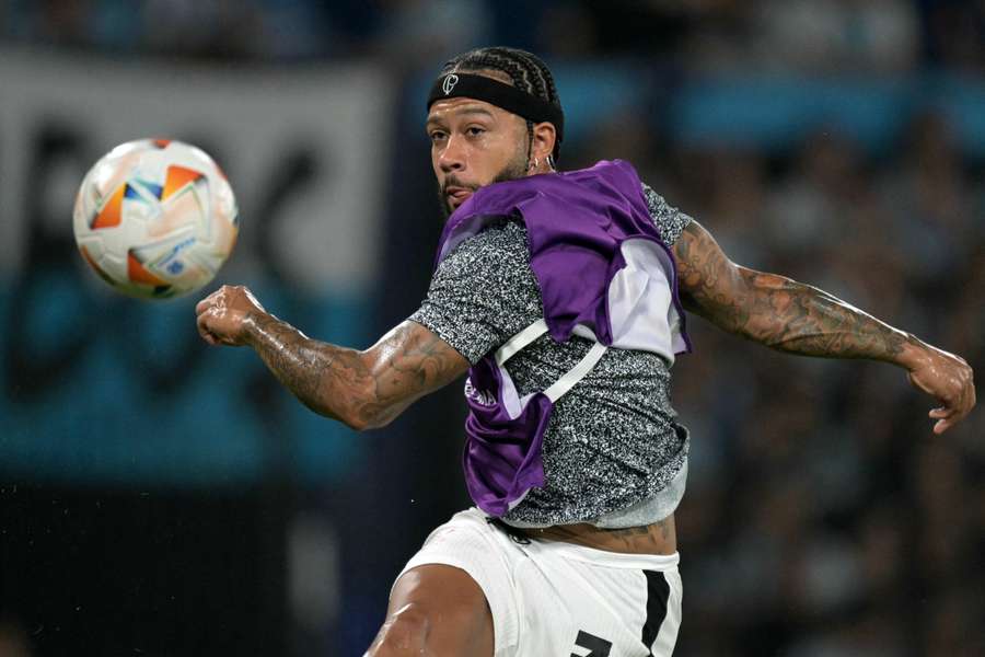 Memphis fichó por el endeudadísimo Corinthians