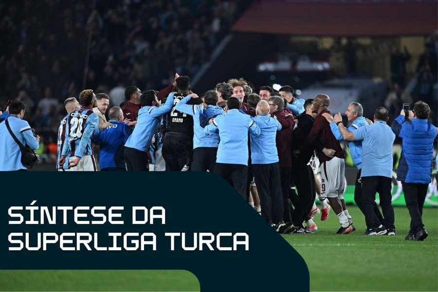 Trabzonspor comemora vitória sobre o Galatasaray
