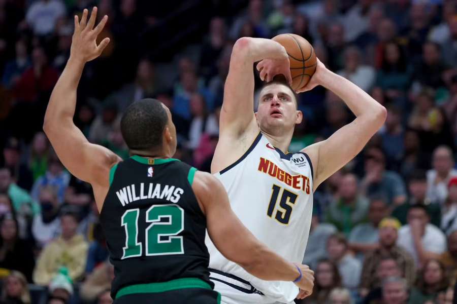 Nikola Jokič nastřílel proti Bostonu 30 bodů.