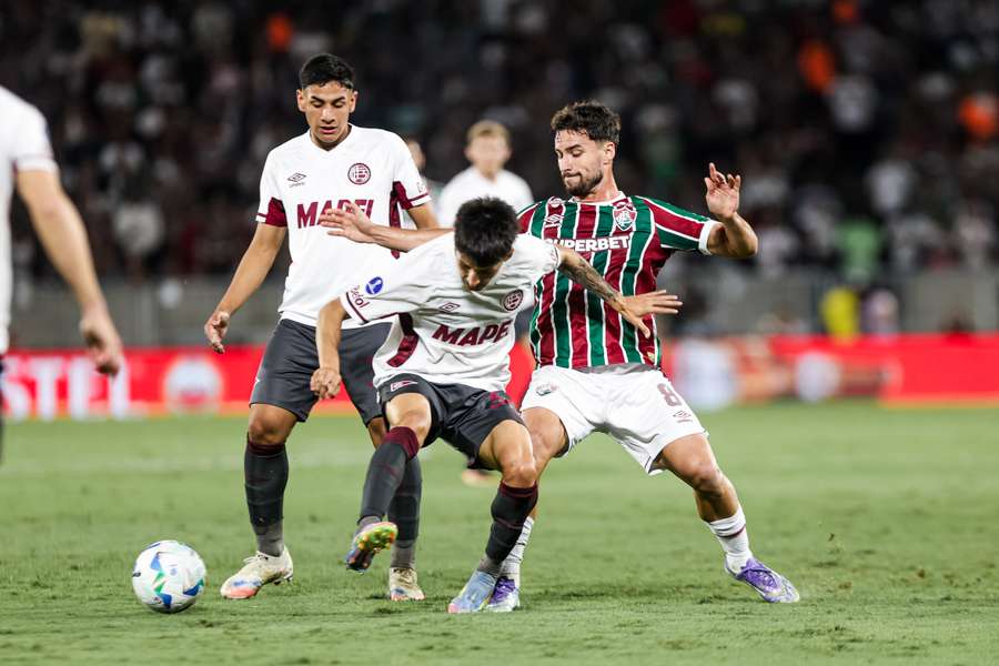 O Lanús buscou o empate no segundo tempo