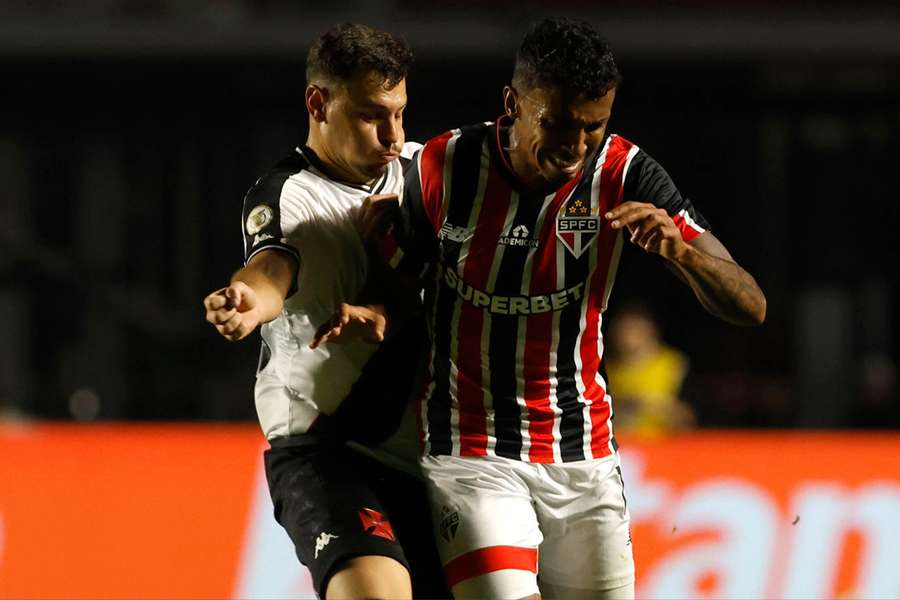 Vasco goleou São Paulo por 4 a 1 no primeiro turno