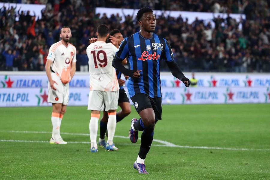 Ibrahim Sulemana celebrates scoring Atalanta's winning goal