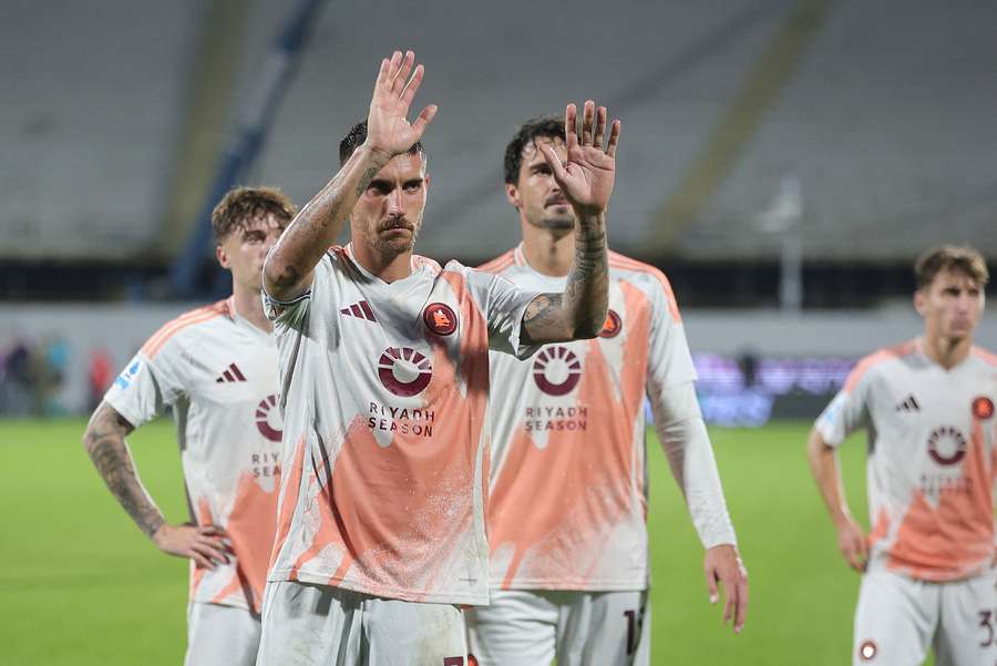 Jogadores da Roma pedem desculpa aos adeptos após a derrota com a Fiorentina