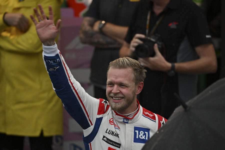 Kevin Magnussen sensacyjnym zwycięzcą kwalifikacji w GP Brazylii