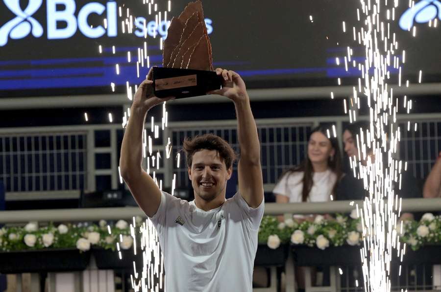 Luciano Darderi conquista el ATP de Santiago Luciano Darderi conquista el ATP de Santiago