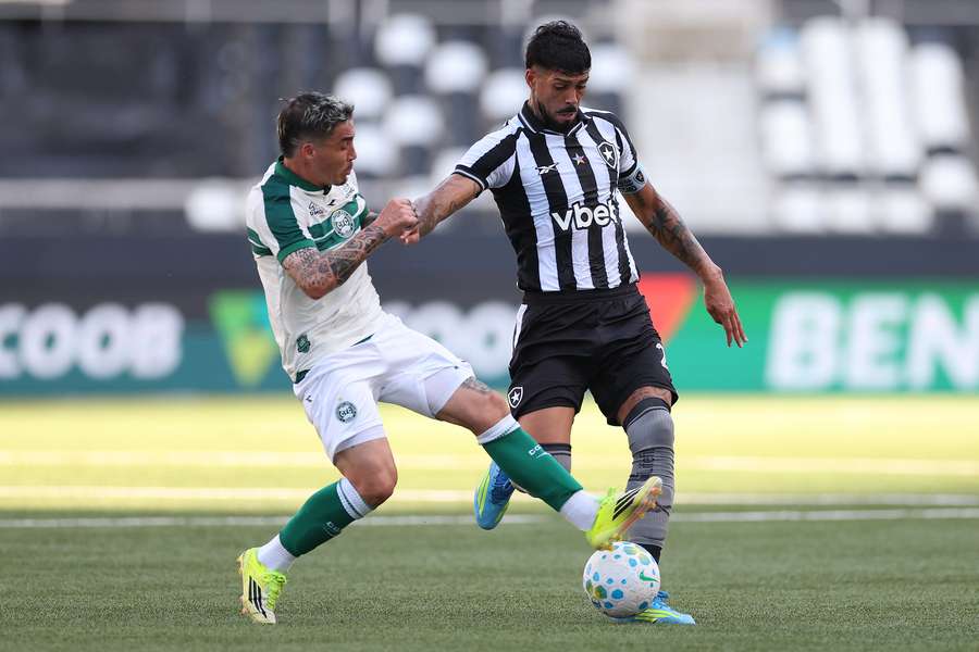 Botafogo melhorou após o primeiro tempo mas não conseguiu a vitória