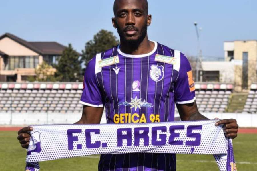 FC Argeș l-a transferat pe atacantul congolez Kevin Koubemba FC Argeș l-a transferat pe atacantul congolez Kevin Koubemba