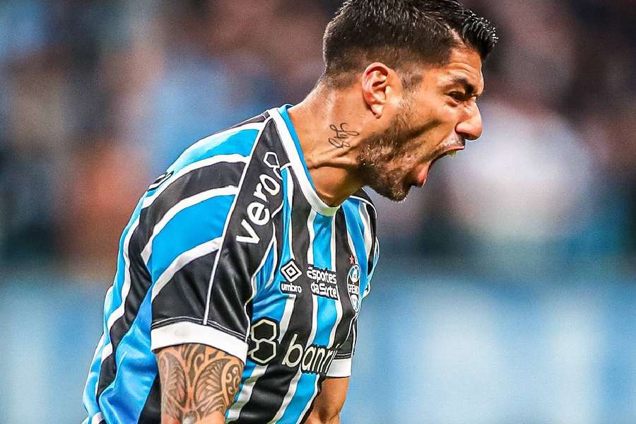 Suárez abriu o caminho para a vitória do Grêmio