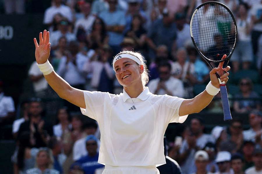 Karolina Muchova rywalką Gauff w półfinale Wimbledonu. Czeszka pokonała Naomi Osakę Karolina Muchova rywalką Gauff w półfinale Wimbledonu. Czeszka pokonała Naomi Osakę