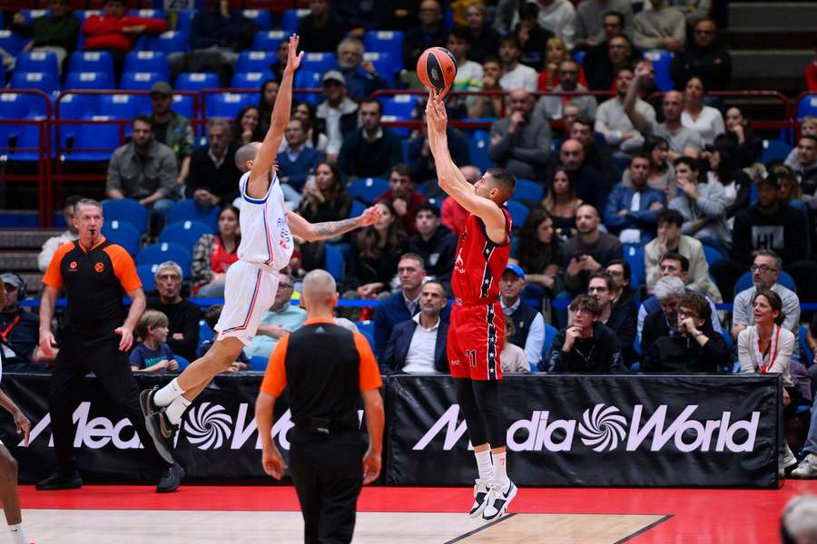 Efes-EA7 Milano 110-66