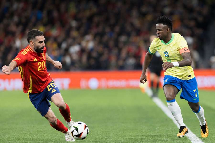 Carvajal e Vinicius durante l'incontro tra Spagna e Brasile dello scorso 26 marzo