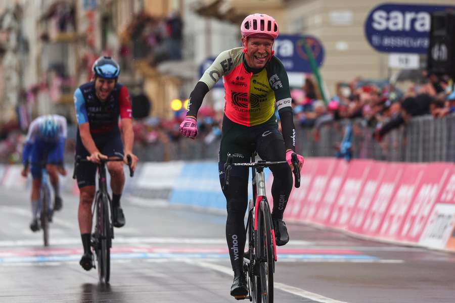 Magnus Cort Nielsen vence en la 10ª etapa en el Giro de Italia