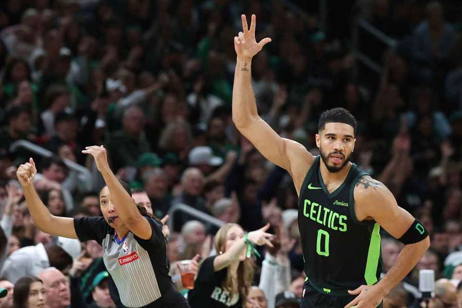 Jayson Tatum rozhodl těžkou trojkou duel s Torontem.