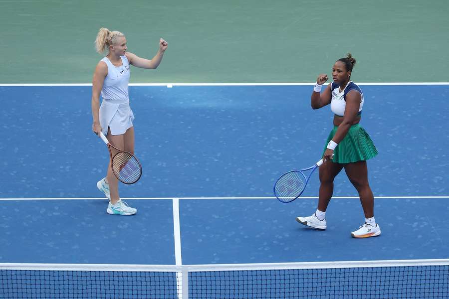 Kateřina Siniaková s Taylor Townsendovou zvládly i svůj závěrečný zápas na Turnaji mistryň v Rijádu. Kateřina Siniaková s Taylor Townsendovou zvládly i svůj závěrečný zápas na Turnaji mistryň v Rijádu.
